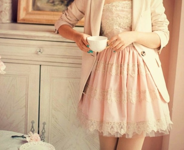 look-3a-lace-dress-cute-romantic-date
