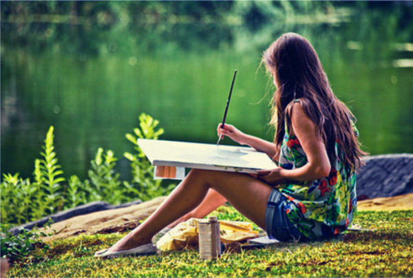 artist-2-girl-painting-alone-nature