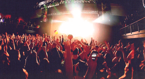 frst-5-music-5-concert-live-crowd-cheering