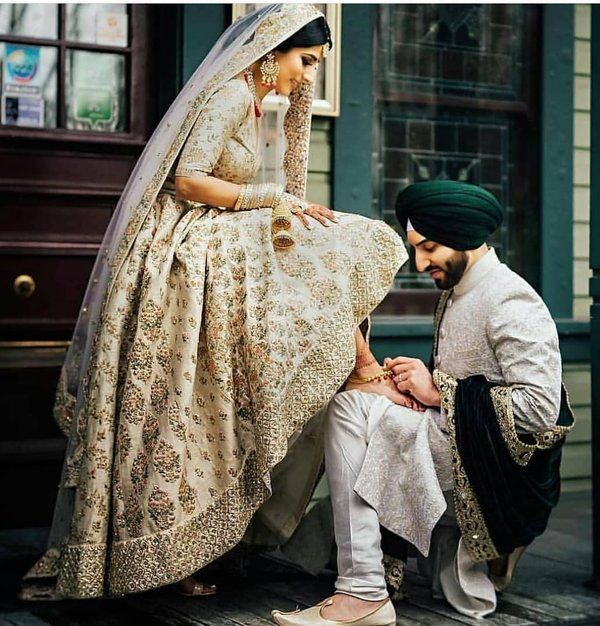 new Indian wedding couple poses