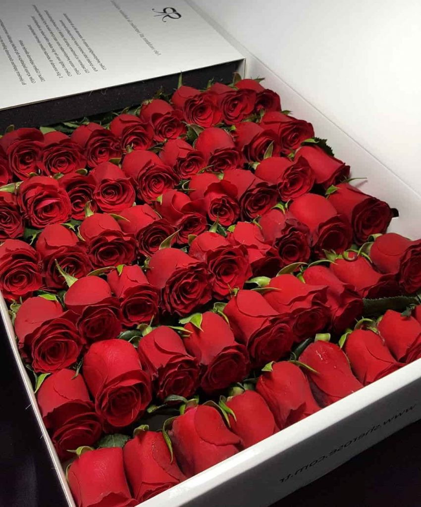 valentine's gift box full of Red Roses